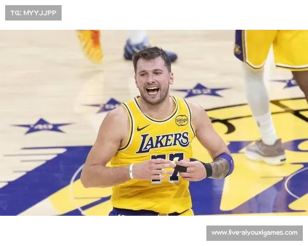 东契奇创纪录奇葩三双 29分11板10助仅中一记三分成历史首人 东契奇创纪录奇葩三双 29分11板10助仅中一记三分成历史首人